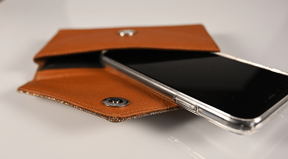 Penelope Leather Phone Pocket