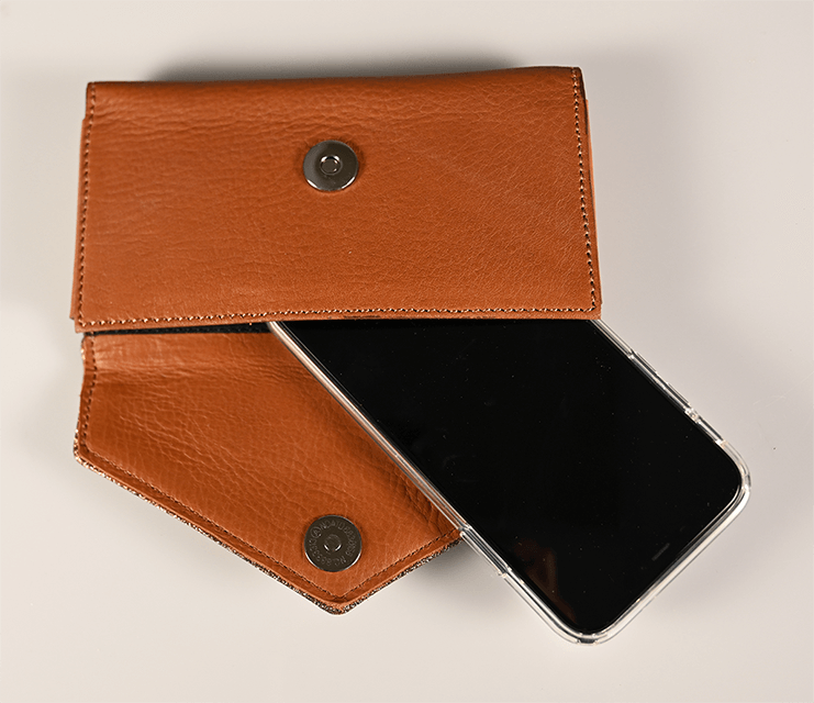 Penelope Leather Phone Pocket